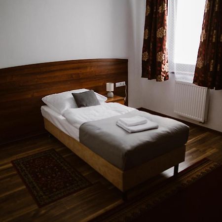 טיצ'י Hotel Ab מראה חיצוני תמונה