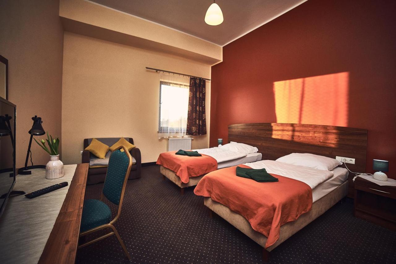 טיצ'י Hotel Ab מראה חיצוני תמונה