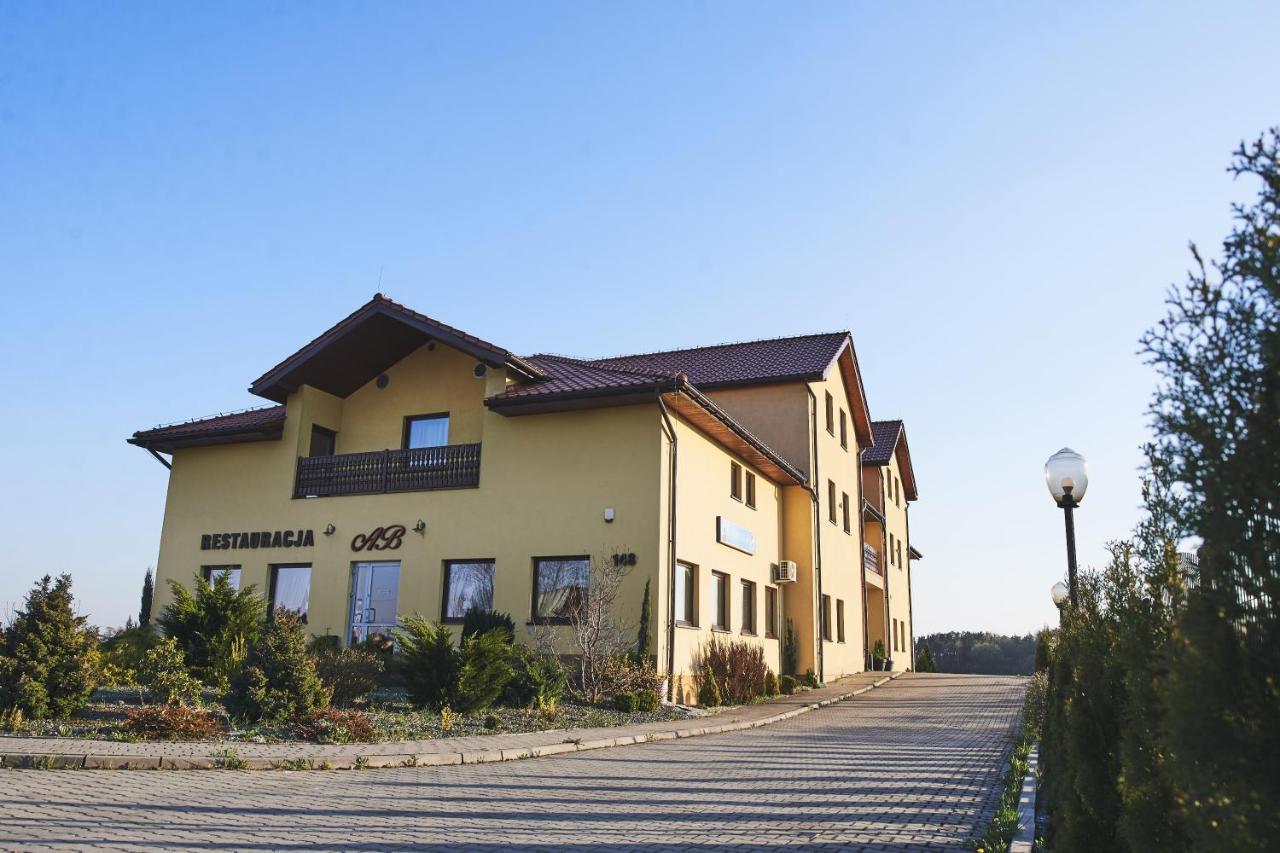 טיצ'י Hotel Ab מראה חיצוני תמונה